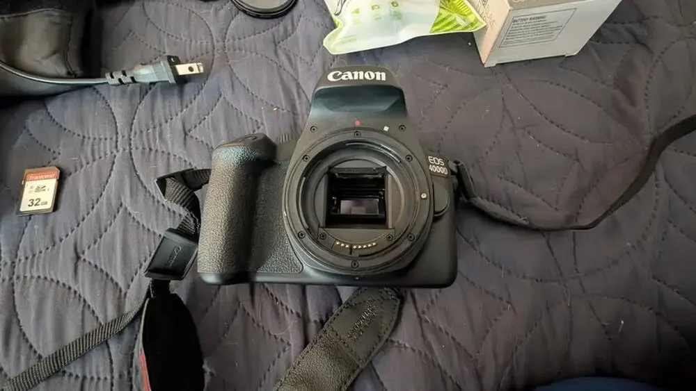 Canon EOS 4000D DSLR Camera Bundle